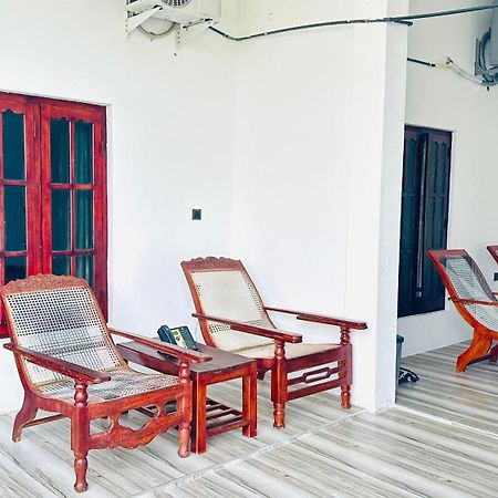 Garden Beach Hotel อารูกัมเบย์ ภายนอก รูปภาพ