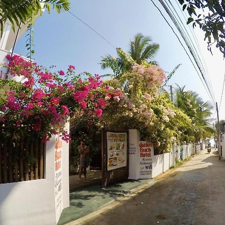 Garden Beach Hotel อารูกัมเบย์ ภายนอก รูปภาพ