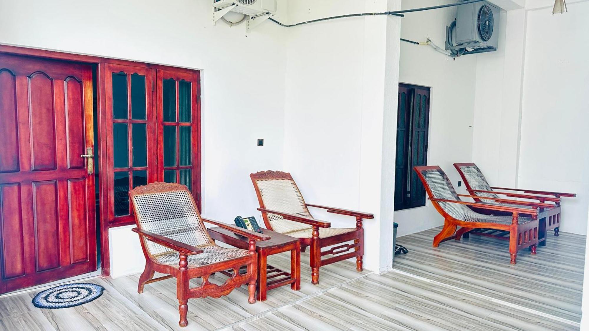 Garden Beach Hotel อารูกัมเบย์ ภายนอก รูปภาพ
