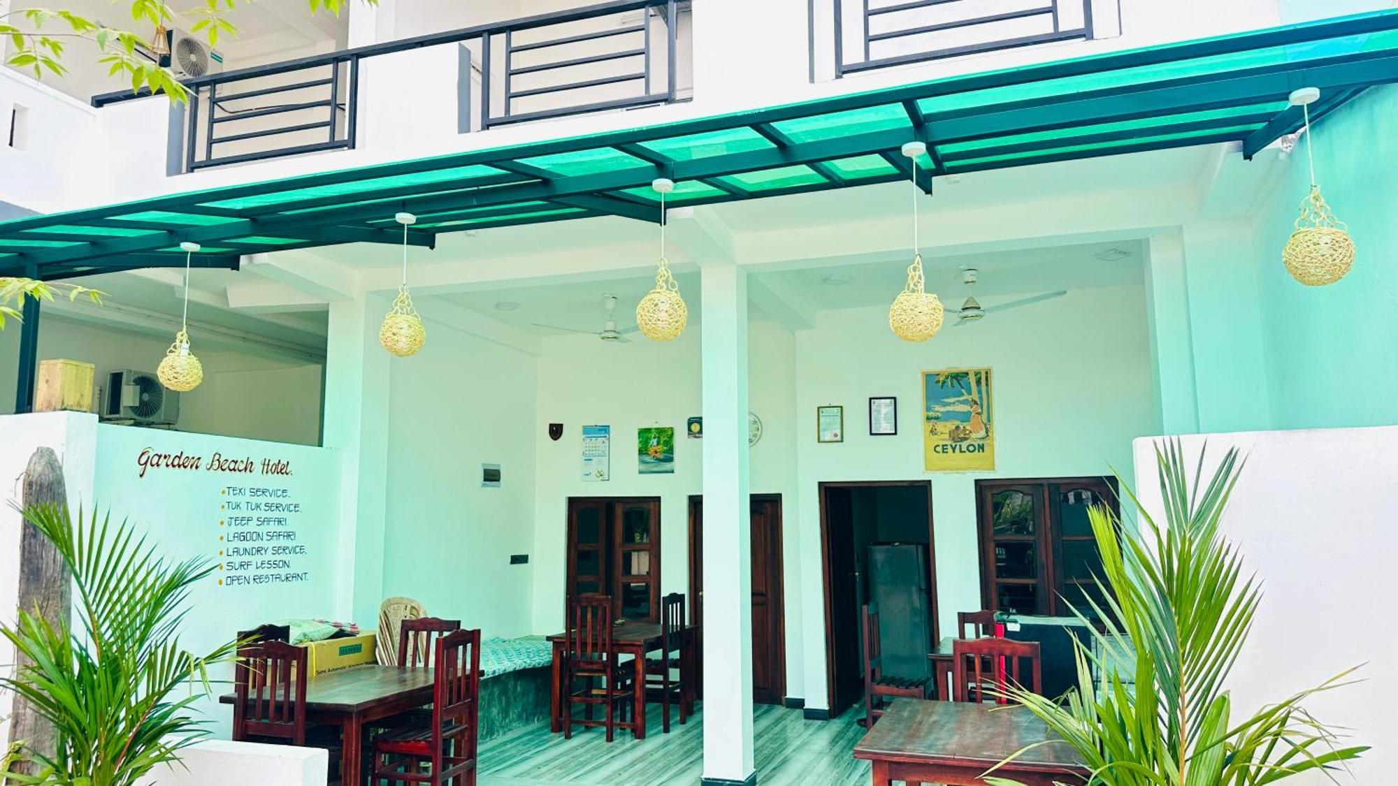 Garden Beach Hotel อารูกัมเบย์ ภายนอก รูปภาพ