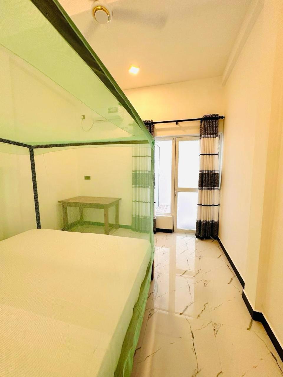 Garden Beach Hotel อารูกัมเบย์ ภายนอก รูปภาพ