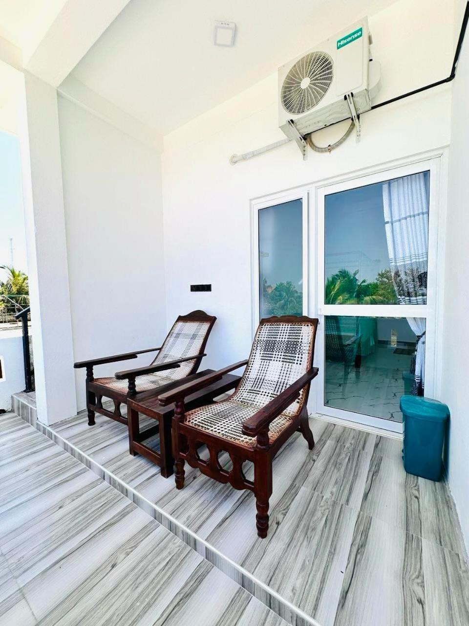 Garden Beach Hotel อารูกัมเบย์ ภายนอก รูปภาพ