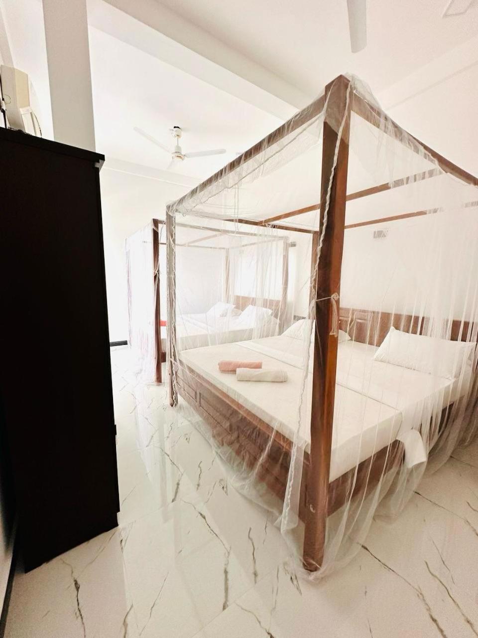 Garden Beach Hotel อารูกัมเบย์ ภายนอก รูปภาพ